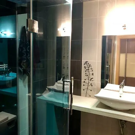 Luxury And Modern In A Quiet Area Apartment *